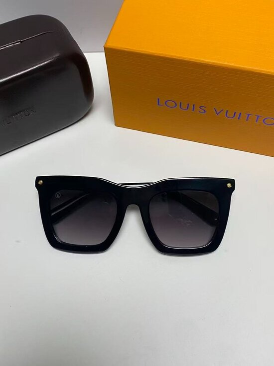Louis Vuitton women\'s sunglasses main image 7